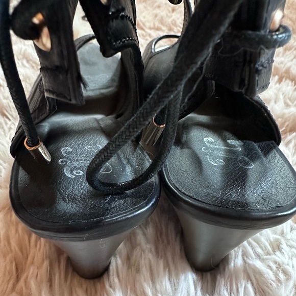 TG Wedge Shoes - Picture 4 of 16